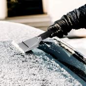 Heated Ice Scraper-Clears Icy Windscreens Faster