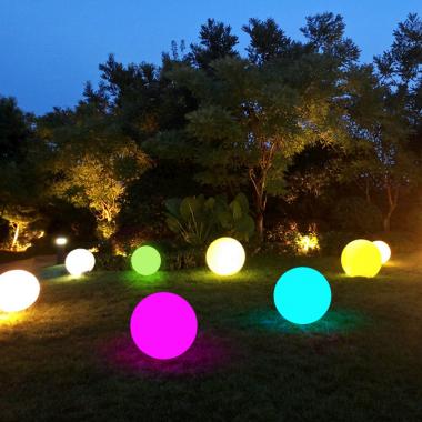 Inflatable Waterproof Balls For Decorating Swimming Pools And Backyard Parties