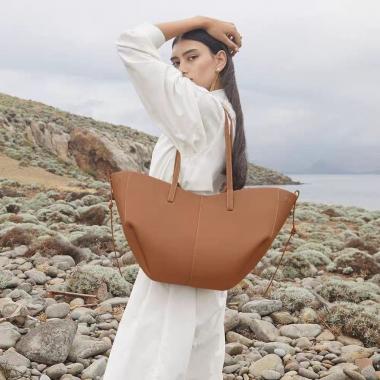 Advanced Handheld One Shoulder Large Capacity Tote Leather Bag
