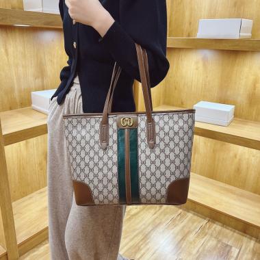 Classic Pattern Lightweight Handheld Large Capacity Leather Bag