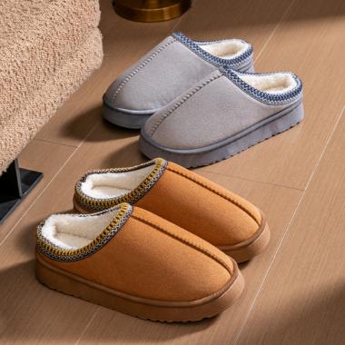 Ethnic Style Lace Couple Cotton Slippers For Indoor And Outdoor Warmth